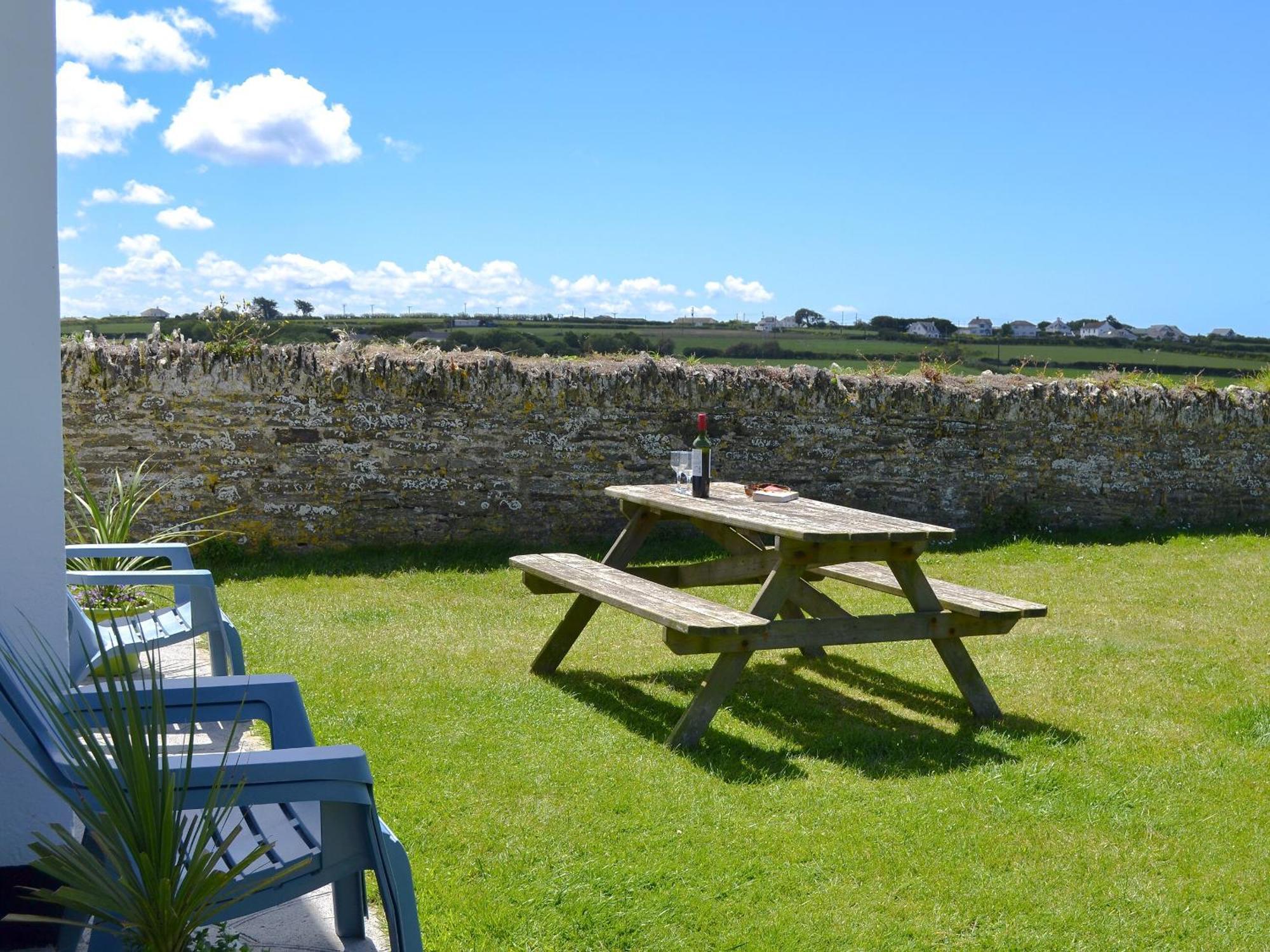 St Cadoc Cottage Saint Merryn Exterior photo